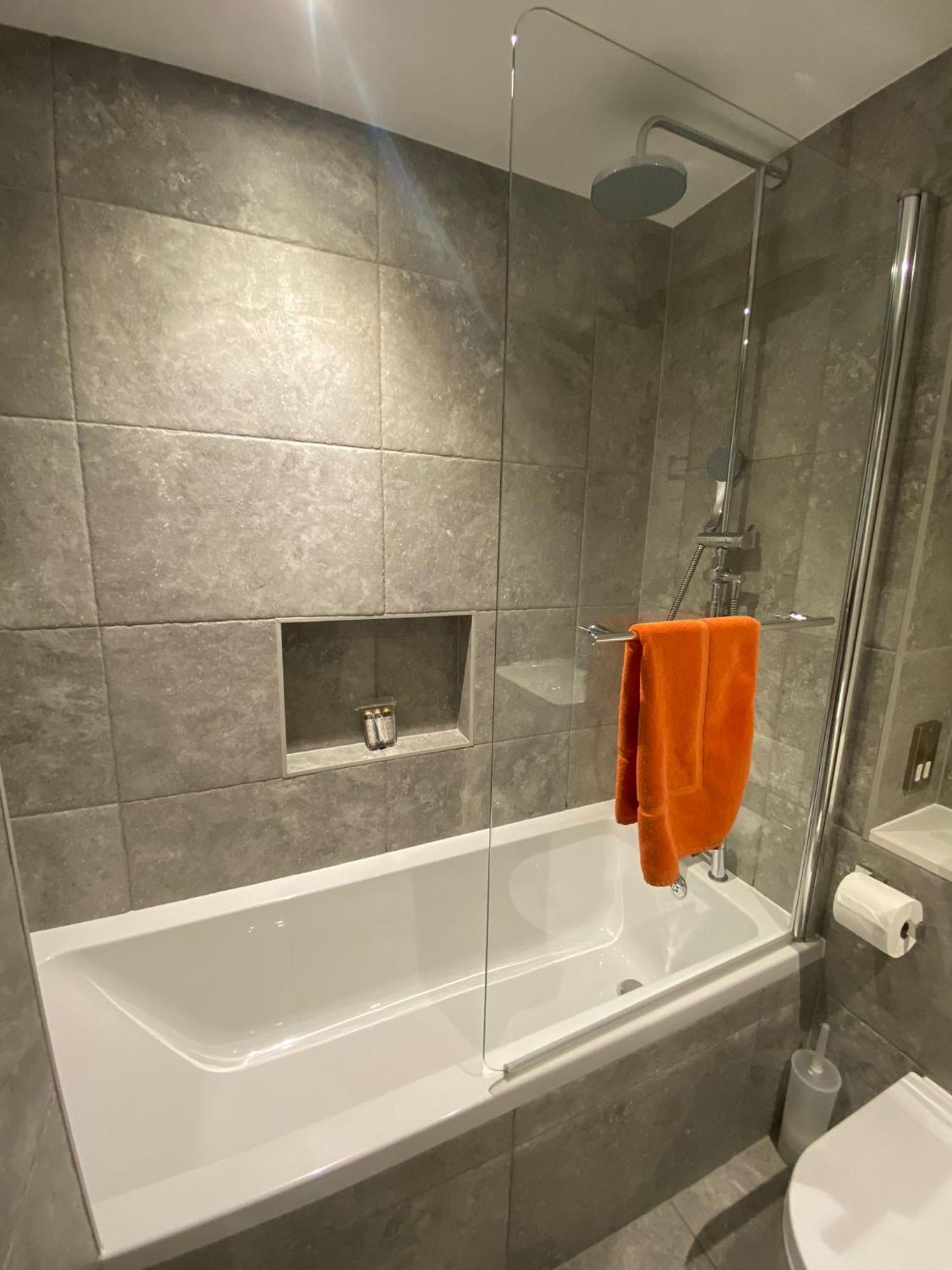 3 The View Apartments Ilfracombe - Hot Tub, Parking, Lift, Ev Exterior photo